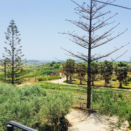 Casa Vacanza Mariaoliva Villa Менфи Екстериор снимка