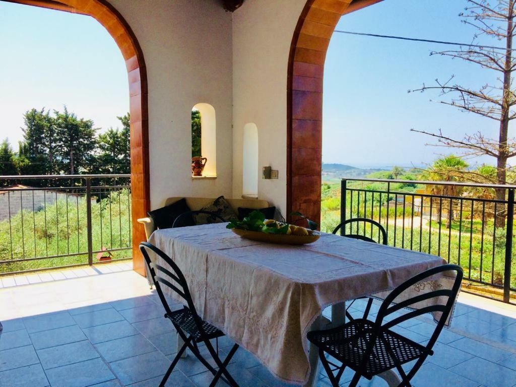 Casa Vacanza Mariaoliva Villa Менфи Екстериор снимка