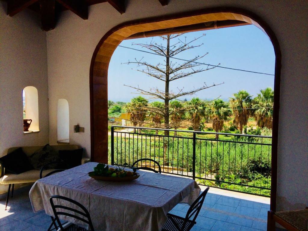 Casa Vacanza Mariaoliva Villa Менфи Екстериор снимка