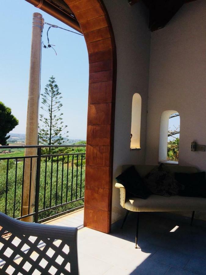 Casa Vacanza Mariaoliva Villa Менфи Екстериор снимка